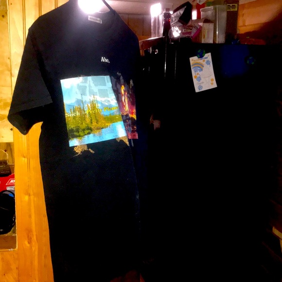 ADVISORY BOARD CRYSTALS SUCH A PRETTY PLACE FRONT AND BACK GRAPHIC T SHIRT SZM